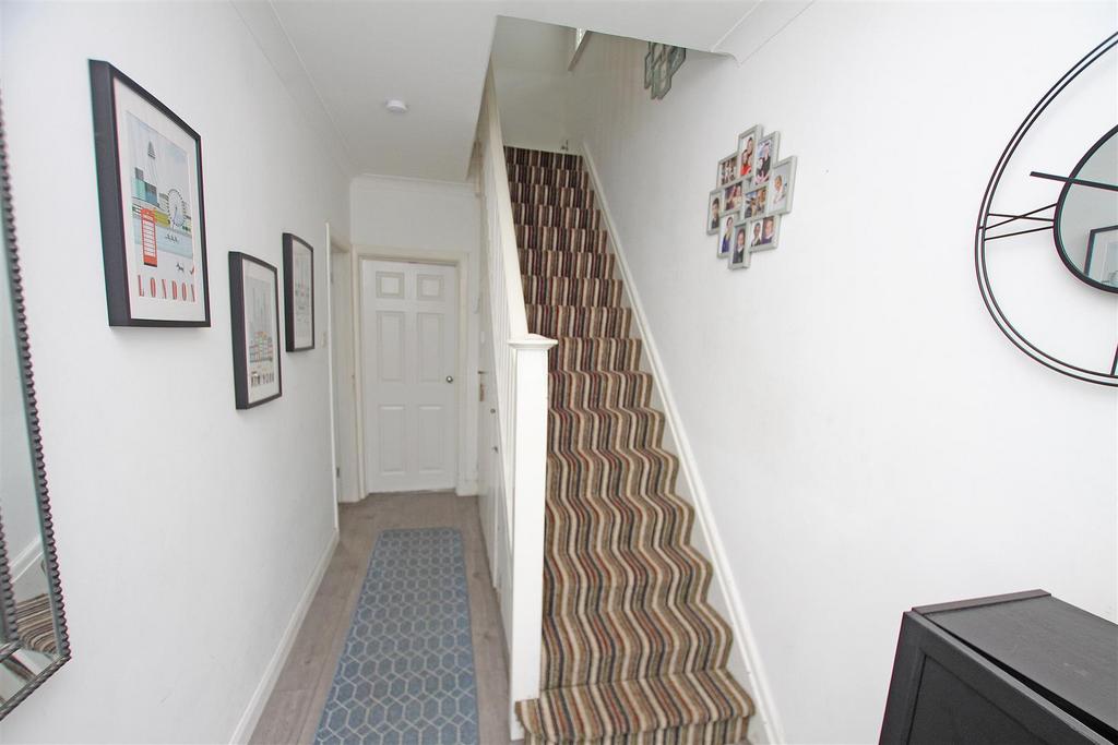 Hall b.jpg