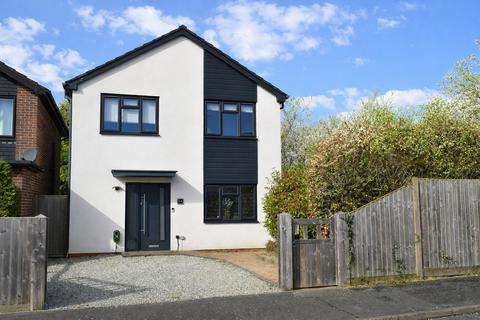 3 bedroom detached house for sale, Oliver Road, Pennington, Lymington, SO41