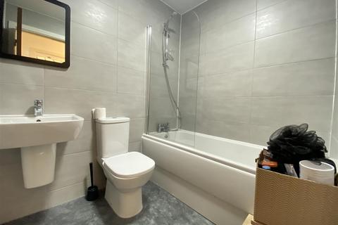 1 bedroom flat to rent, Landmark Waterfront West, Brierley Hill