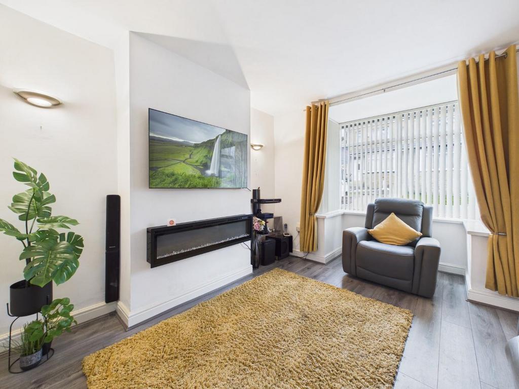 CAM04899 G0-PR0298-STILL006.jpg