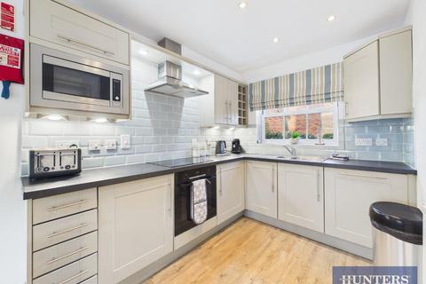 3 bedroom end of terrace house for sale, Sunrise Drive, Moor Road, The Bay