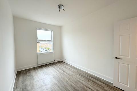2 bedroom apartment to rent, Florence Road, London N4