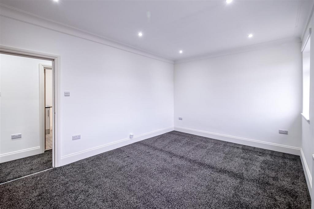 128 Oxford Street (5 of 11).jpg