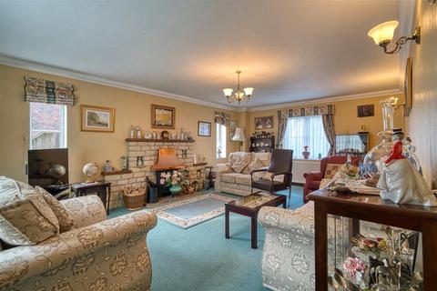 4 bedroom detached house for sale, Red Lion Close, Newton