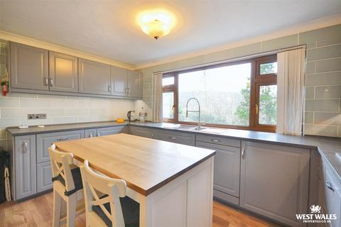undefined, Velindre, Llandysul