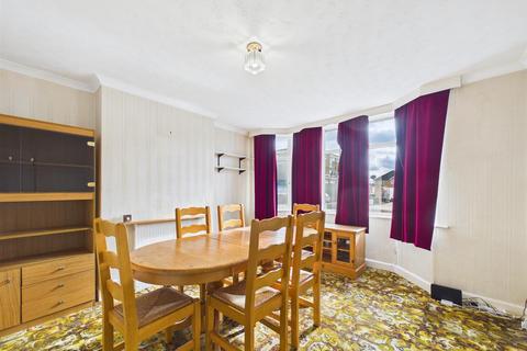 4 bedroom semi-detached house for sale, Broughton Avenue, Aylesbury HP20