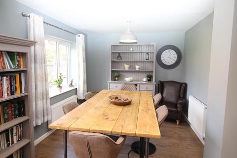 undefined, Clover Avenue, Feering