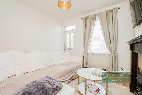 3 bedroom terraced house for sale, Highstone Road, Barnsley, South Yorkshire