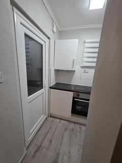 1 bedroom house to rent, St. James's Road, Croydon CR0