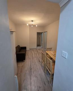 1 bedroom house to rent, St. James's Road, Croydon CR0