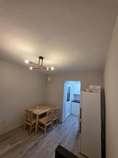 1 bedroom house to rent, St. James's Road, Croydon CR0