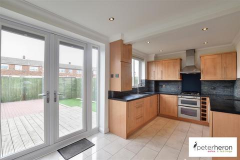 3 bedroom semi-detached house to rent, Bexhill Road, Town End Farm, Sunderland