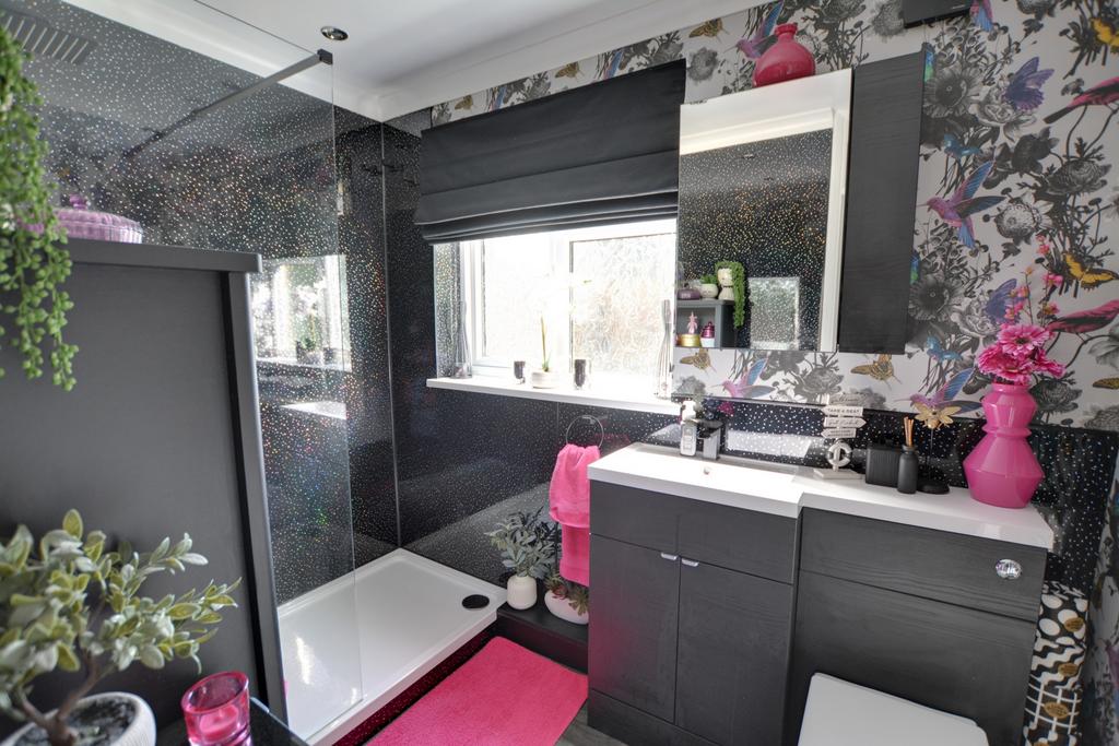 D/S Shower Room