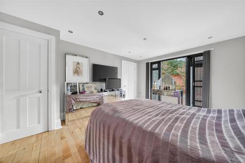 undefined, Lingmere Close, Chigwell