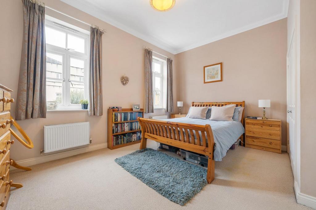 Principal Bedroom (2).JPG