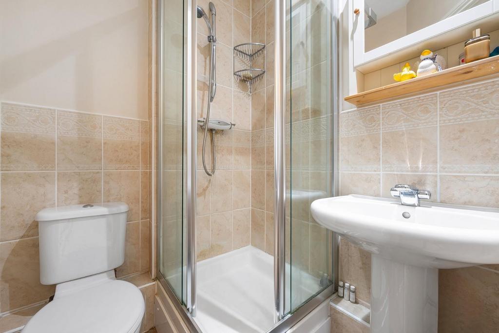 Ensuite from bedroom three.JPG