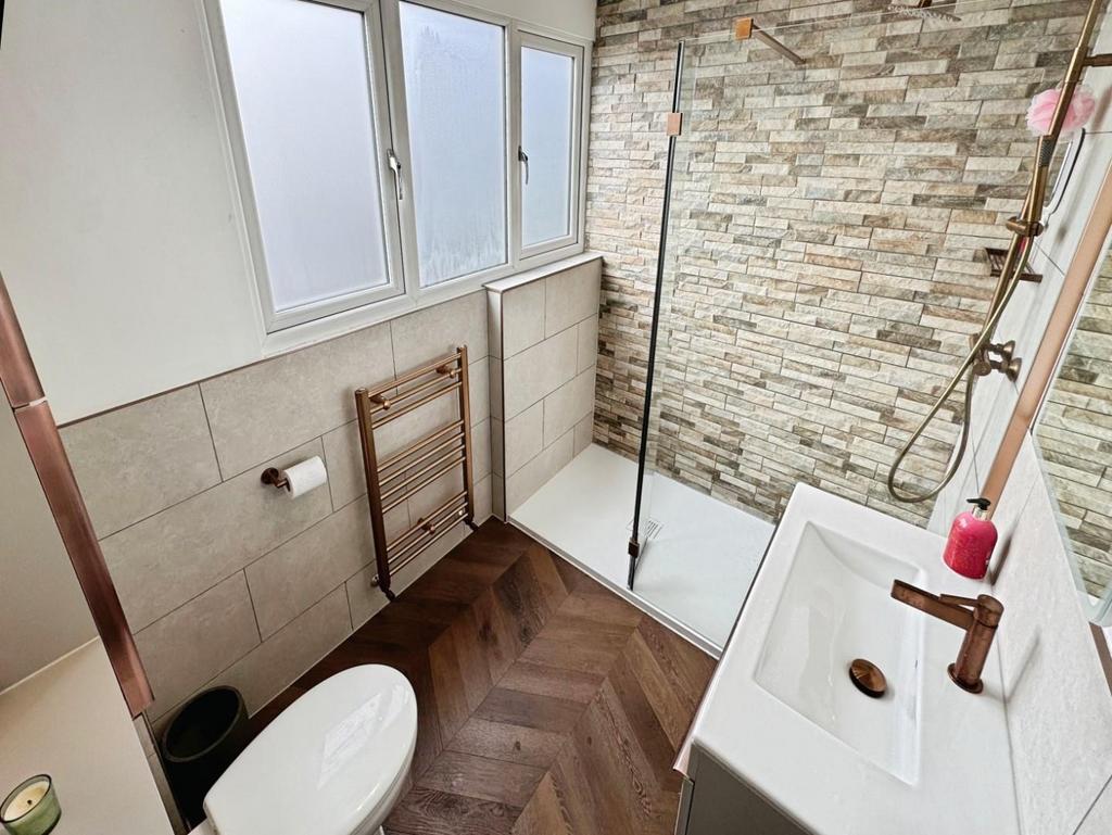 Shower Room.jpeg