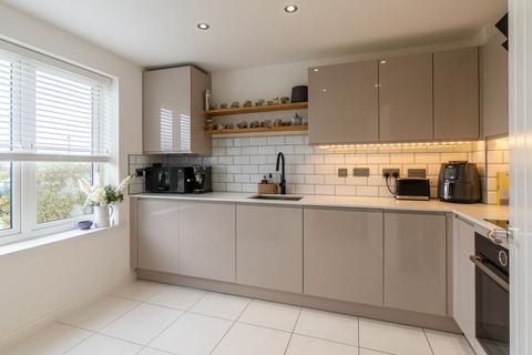 3 bedroom semi-detached house for sale, Field View, Bodicote, OX15