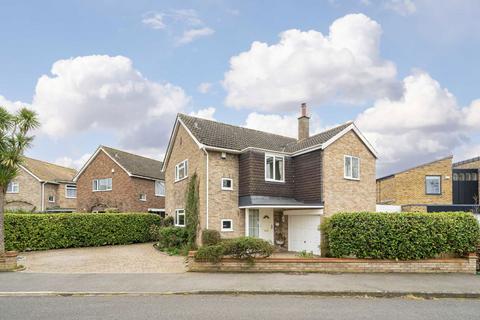 Kenton Avenue, Sunbury-On-Thames TW16