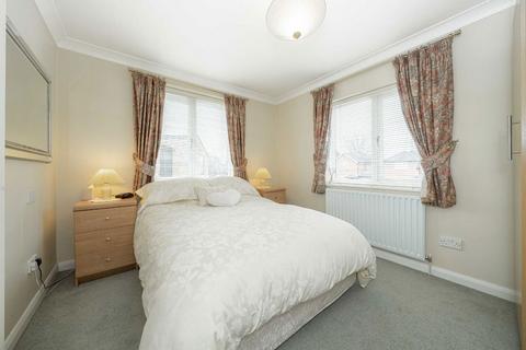 undefined, Kenton Avenue, Sunbury-On-Thames TW16