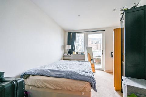 1 bedroom flat to rent, Battersea Park Road, sw8, Battersea, London, SW8