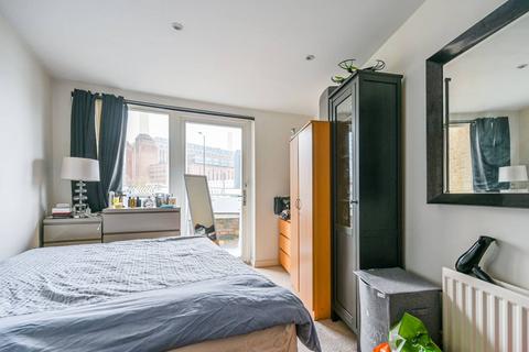 1 bedroom flat to rent, Battersea Park Road, sw8, Battersea, London, SW8