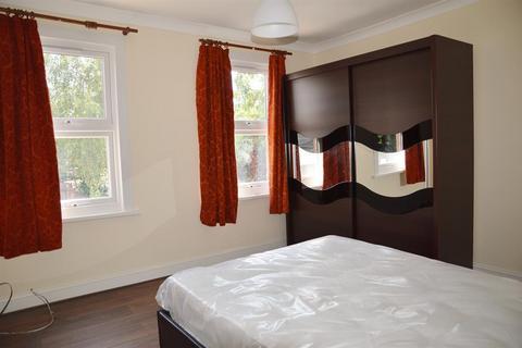 3 bedroom house to rent, Southern Road, London E13