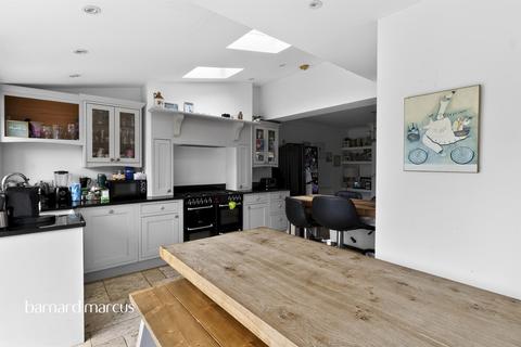 4 bedroom semi-detached house for sale, Fairfield Drive, Dorking