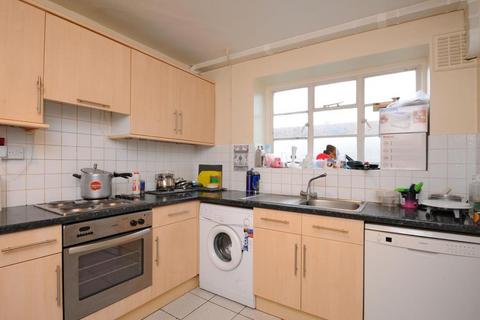 3 bedroom apartment to rent, Courtlands Sheen Road,  Richmond,  TW10
