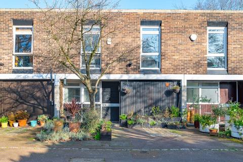 4 bedroom house to rent, Lings Coppice, West Dulwich, London, SE21
