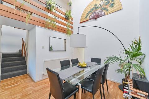 4 bedroom house to rent, Lings Coppice, West Dulwich, London, SE21