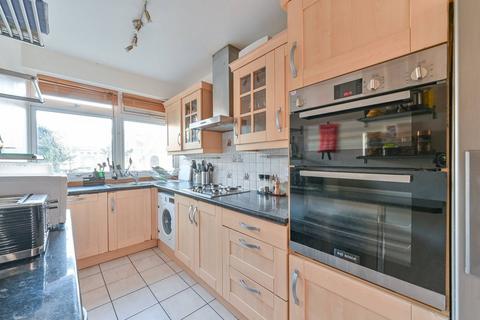4 bedroom house to rent, Lings Coppice, West Dulwich, London, SE21