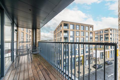 2 bedroom flat to rent, Watteau Square, Croydon, CR0
