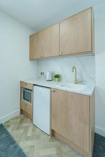 Studio to rent, Aldermans Drive, Room 4, Peterborough, Cambridgeshire