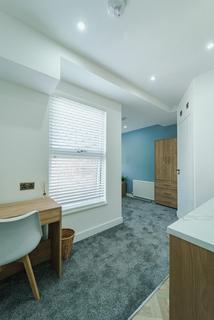 Studio to rent, Aldermans Drive, Room 4, Peterborough, Cambridgeshire