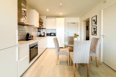 undefined, Snapdragon, Bristol BS4