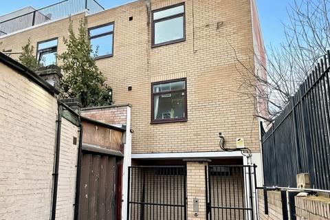 undefined, Laugan Walk