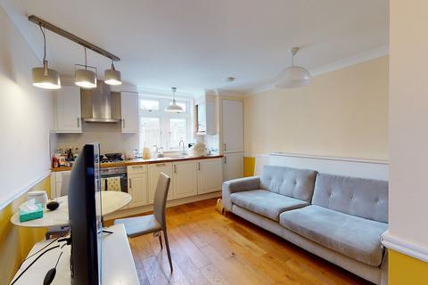 2 bedroom flat to rent, Orsett Terrace