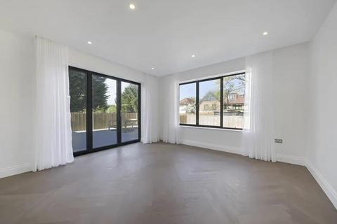 2 bedroom flat to rent, Beechcroft Avenue, London, NW11