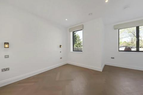 2 bedroom flat to rent, Beechcroft Avenue, London, NW11
