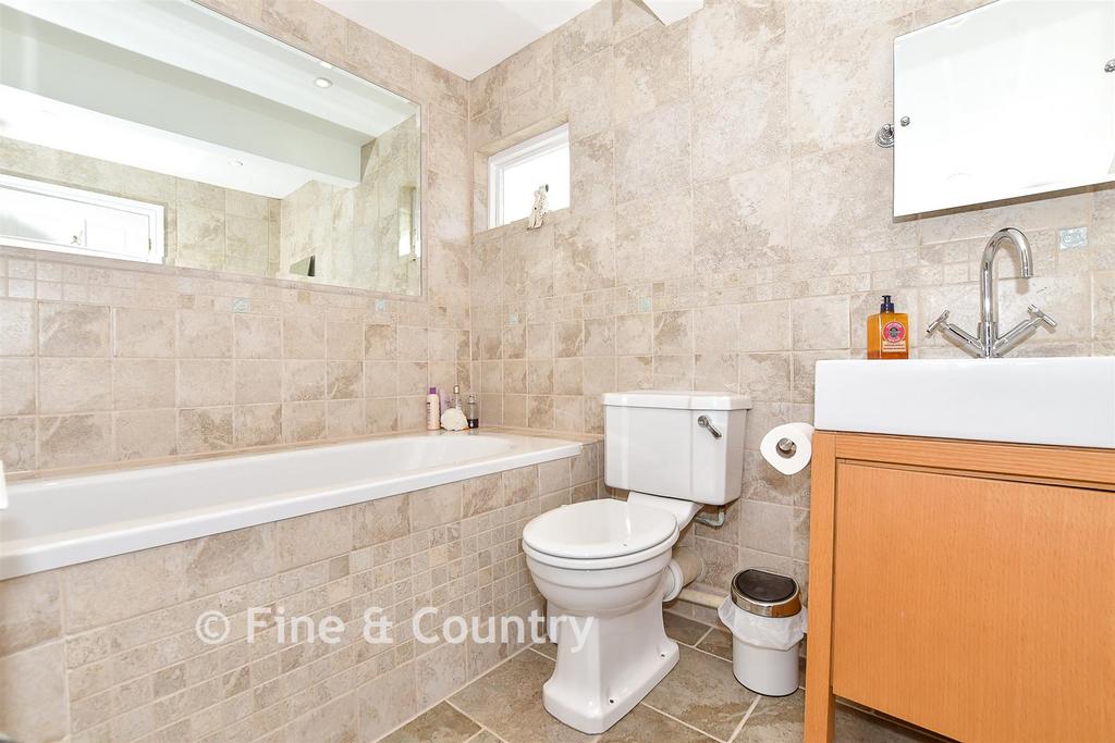 En-Suite Bathroom