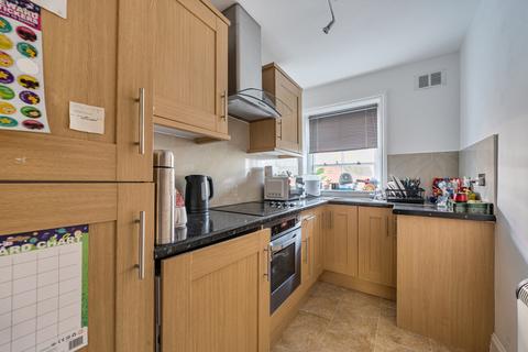 2 bedroom flat for sale, Richmond Road, Worthing, West Sussex, BN11