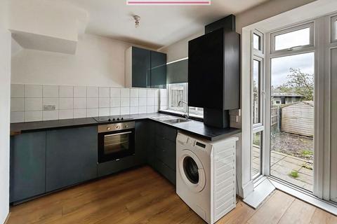 3 bedroom terraced house to rent, Edison Grove, London, SE18 2DN