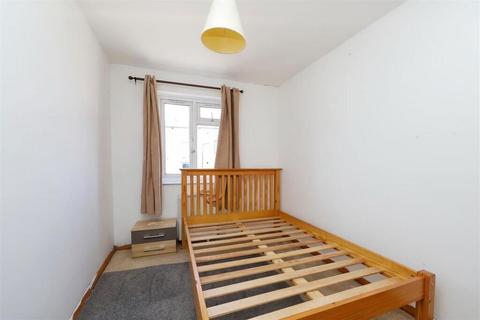 2 bedroom apartment for sale, High Street, Yiewsley, West Drayton, Middlesex, UB7 7BG