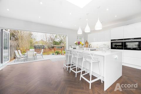 6 bedroom semi-detached house for sale, Heather Glen, Romford, RM1