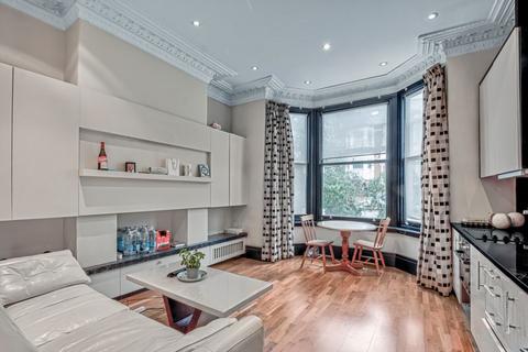 2 bedroom flat to rent, Hillfield Road, London NW6