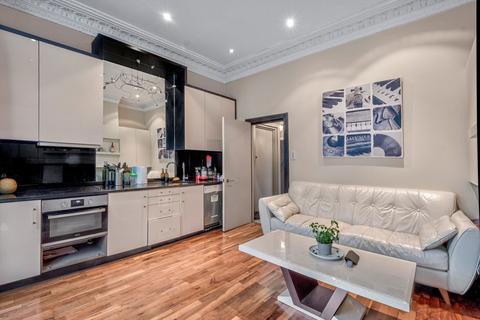 2 bedroom flat to rent, Hillfield Road, London NW6