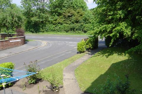 undefined, Cross O'Cliff Hill, Lincoln LN5