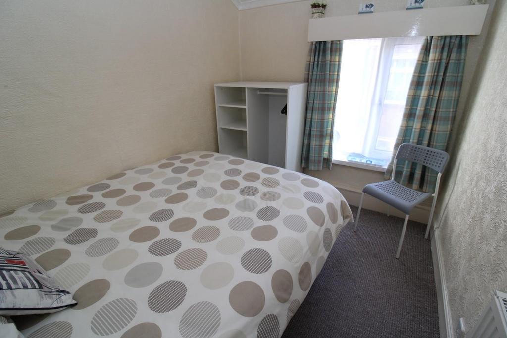 Apartment 6