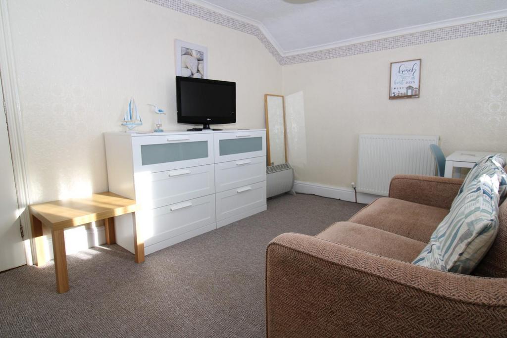Apartment 6